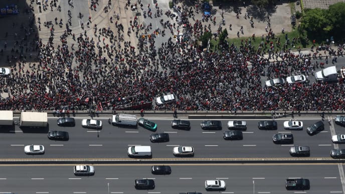 TORONTO, ON - JUNE 17: Fans stop on the Gardiner Expressway as they watch the Toronto Raptors NBA Championship Victory Parade after defeating the Golden State Warriors in the Finals on June 17, 2019 in Toronto, Canada. NOTE TO USER: User expressly acknowledges and agrees that, by downloading and or using this photograph, User is consenting to the terms and conditions of the Getty Images License Agreement. (Photo by Tom Szczerbowski/Getty Images) TORONTO, ON - JUNE 17: Fans stop on the Gardiner Expressway as they watch the Toronto Raptors NBA Championship Victory Parade after defeating the Golden State Warriors in the Finals on June 17, 2019 in Toronto, Canada. NOTE TO USER: User expressly acknowledges and agrees that, by downloading and or using this photograph, User is consenting to the terms and conditions of the Getty Images License Agreement. (Photo by Tom Szczerbowski/Getty Images)