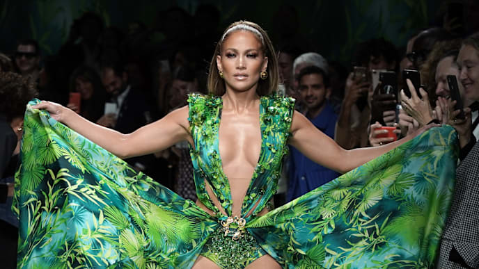 MILAN, ITALY - SEPTEMBER 20: Jennifer Lopez walks the runway at the Versace show during the Milan Fashion Week Spring/Summer 2020 on September 20, 2019 in Milan, Italy. (Photo by Vittorio Zunino Celotto/Getty Images) MILAN, ITALY - SEPTEMBER 20: Jennifer Lopez walks the runway at the Versace show during the Milan Fashion Week Spring/Summer 2020 on September 20, 2019 in Milan, Italy. (Photo by Vittorio Zunino Celotto/Getty Images)