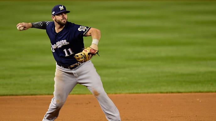 New Cincinnati Red Mike Moustakas Fields Grounder for Milwaukee Brewers New Cincinnati Red Mike Moustakas Fields Grounder for Milwaukee Brewers