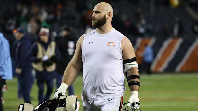 CHICAGO, IL - JANUARY 06: Kyle Long #75 of the Chicago Bears leaves the field after a loss to the philadelphia Eagles during an NFC Wild Card playoff game at Soldier Field on January 6, 2019 in Chicago, Illinois. The Eagles defeated the Bears 16-15. (Photo by Jonathan Daniel/Getty Images) CHICAGO, IL - JANUARY 06: Kyle Long #75 of the Chicago Bears leaves the field after a loss to the philadelphia Eagles during an NFC Wild Card playoff game at Soldier Field on January 6, 2019 in Chicago, Illinois. The Eagles defeated the Bears 16-15. (Photo by Jonathan Daniel/Getty Images)