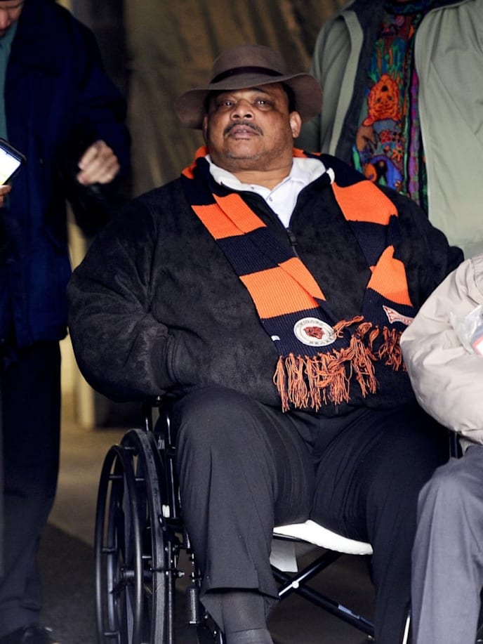 William "The Refrigerator" Perry is 450 Pounds and Lives Alone in