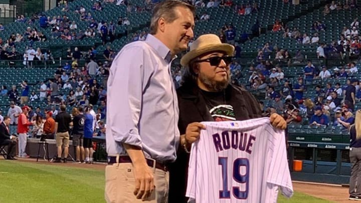 Cubs honor Chicago-area community leader, show commitment to charity