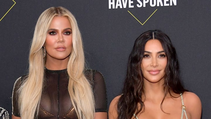 2019 E! People's Choice Awards - Social Crops