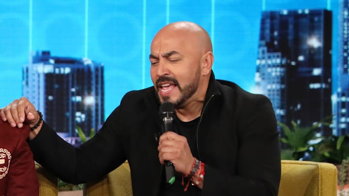 Lupillo Rivera durante una entrevista con Don Francisco