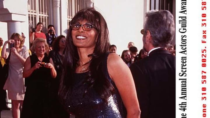 Pam Grier ("Jackie Brown") at the 4th Annual Screen Actors Guild Awards