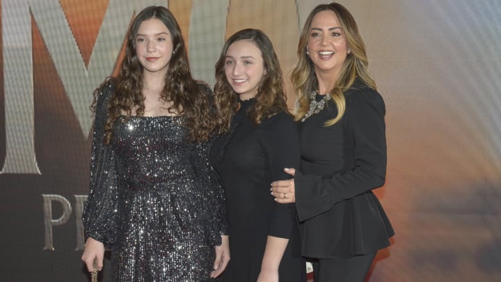 Andrea Legarreta y sus hijas