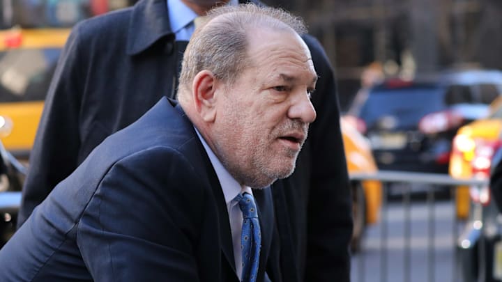 Harvey Weinstein tendrá que esperar la condena por sus delitos