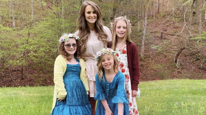 Leah Messer gets mom-shamed over photo of daughter Aleeah at a cheerleading competition