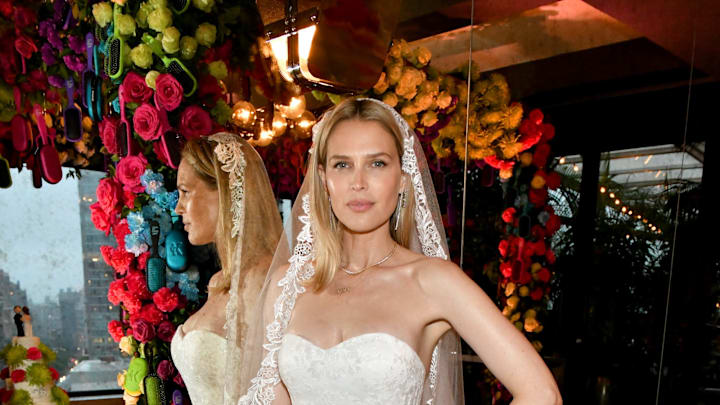 Los beneficios y riesgos de llegar virgen al matrimonio. Los beneficios y riesgos de llegar virgen al matrimonio.