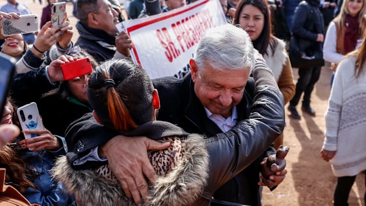 Lopez Obrador continúa su gira por el país pese a la pandemia del coronavirus