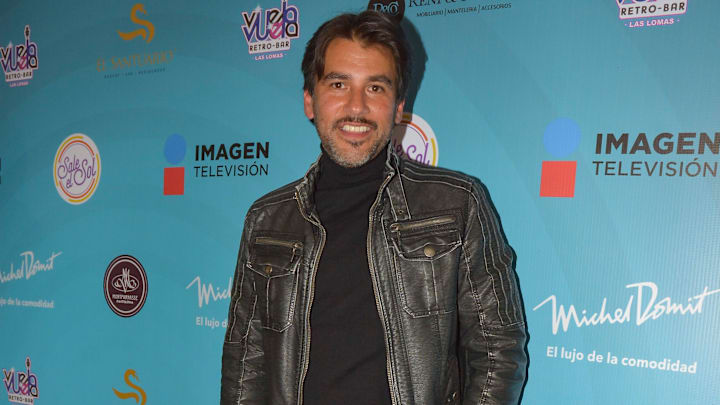 Mauricio Barcelata en la fiesta de aniversario de "Sale El Sol"