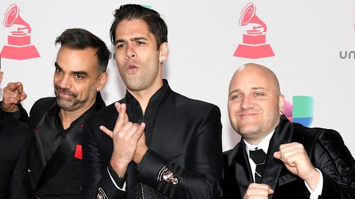 Caramelos de Cianuro en la alfombra roja de los Latin Grammy Awards 