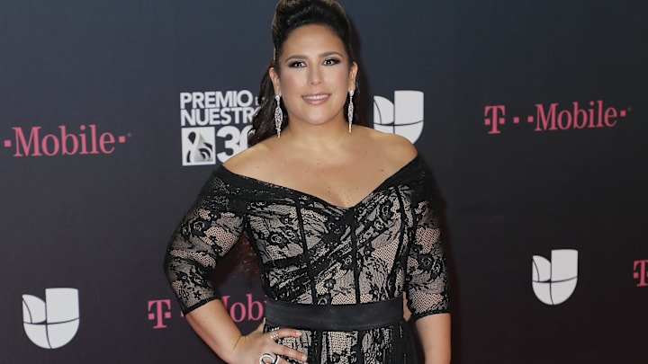 Angélica Vale en los Premios Lo Nuestro Angélica Vale en los Premios Lo Nuestro