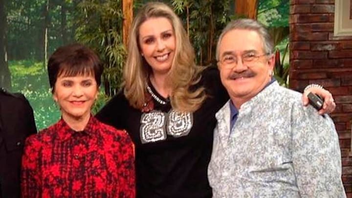 Pati Chapoy, Atala Sarmiento y Pedro Sola en el foro de Ventaneando. 