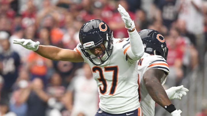 GLENDALE, AZ - SEPTEMBER 23: Cornerback Bryce Callahan #37 and tight end Daniel Brown #85 of the Chicago Bears celebrate on the field during the NFL game against the Arizona Cardinals at State Farm Stadium on September 23, 2018 in Glendale, Arizona. The Chicago Bears won 16-14. (Photo by Jennifer Stewart/Getty Images)