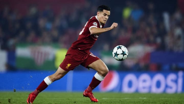 SEVILLE, SPAIN - NOVEMBER 21: Philippe Coutinho of Liverpool FC controls the ball during the UEFA Champions League group E match between Sevilla FC and Liverpool FC at Estadio Ramon Sanchez Pizjuan on November 21, 2017 in Seville, Spain. (Photo by Aitor Alcalde/Getty Images)