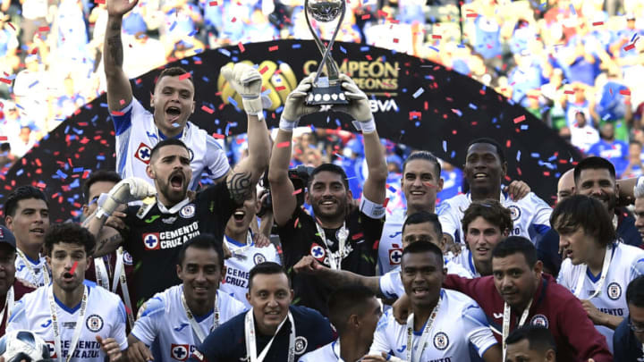 Captain Jesús Corona hoists the trophy after Cruz Azul defeated León to claim its third Campeón de Campeones Cup. (Photo by Kevork Djansezian/Getty Images)