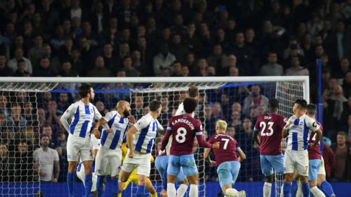 BRIGHTON, ENGLAND - OCTOBER 05: Felipe Anderson of West Ham United takes a free kick during the Premier League match between Brighton & Hove Albion and West Ham United at American Express Community Stadium on October 5, 2018 in Brighton, United Kingdom. (Photo by Mike Hewitt/Getty Images)
