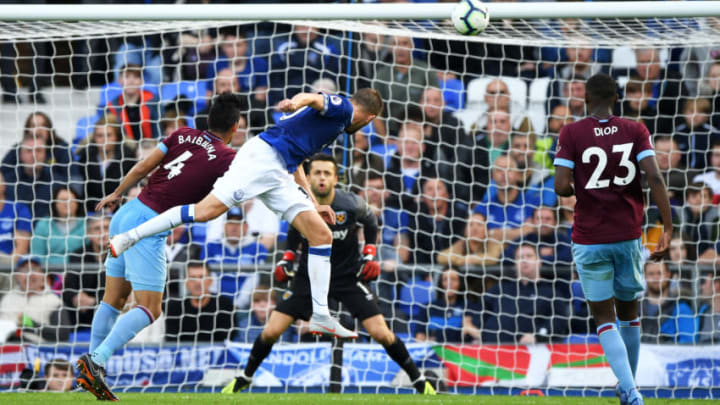 LIVERPOOL, ENGLAND - SEPTEMBER 16: Gylfi Sigurdsson of Everton scores his team's first goal during the Premier League match between Everton FC and West Ham United at Goodison Park on September 16, 2018 in Liverpool, United Kingdom. (Photo by Stu Forster/Getty Images)