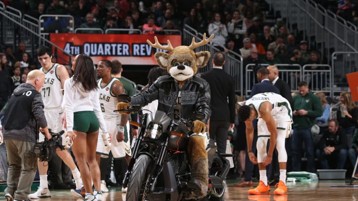 MILWAUKEE, WI – FEBRUARY 6: (Photo by Gary Dineen/NBAE via Getty Images).