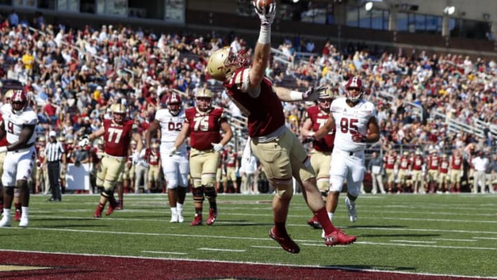 CHESTNUT HILL, MA – SEPTEMBER 29: Boston College tight end Tommy Sweeney (89) hauls in a pass for a touchdown during a game between the Boston College Eagles and the Temple University Owls on September 29, 2018, at Alumni Stadium in Chestnut Hill, Massachusetts. The Eagles defeated the Owls 45-35. (Photo by Fred Kfoury III/Icon Sportswire via Getty Images)