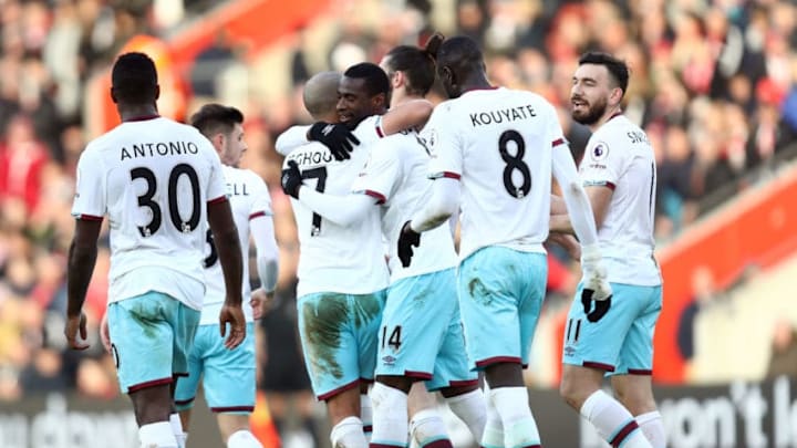 SOUTHAMPTON, ENGLAND - FEBRUARY 04: Pedro Obiang of West Ham United (C) celebrates scoring his sides second goal with his team mates during the Premier League match between Southampton and West Ham United at St Mary's Stadium on February 4, 2017 in Southampton, England. (Photo by Bryn Lennon/Getty Images)