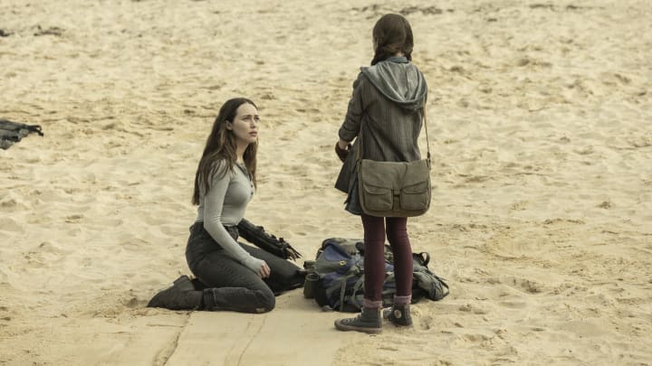 Alycia Debnam-Carey as Alicia Clark, Anniston Almond as Young Girl – Fear the Walking Dead _ Season 7, Episode 15 – Photo Credit: Lauren “Lo” Smith/AMC