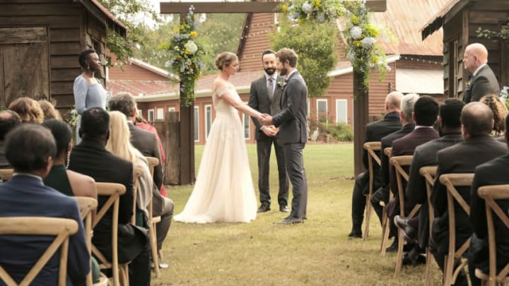 THE RESIDENT: L-R: Shaunette Renée Wilson, Emily VanCamp, guest star Tasso Feldman, Matt Czuchry and guest star Glenn Morshower in the "A Wedding, A Funeral" season four premiere of THE RESIDENT airing Tuesday, Jan. 12 (8:00-9:01 PM ET/PT) on FOX. ©2020 Fox Media LLC Cr: Guy D'Alema/FOX