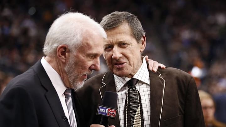 Jan 14, 2016; San Antonio, TX, USA; TNT sideline reporter Craig Sager interviews San Antonio Spurs head coach Gregg Popovich during the second half at AT&T Center. Mandatory Credit: Soobum Im-USA TODAY Sports