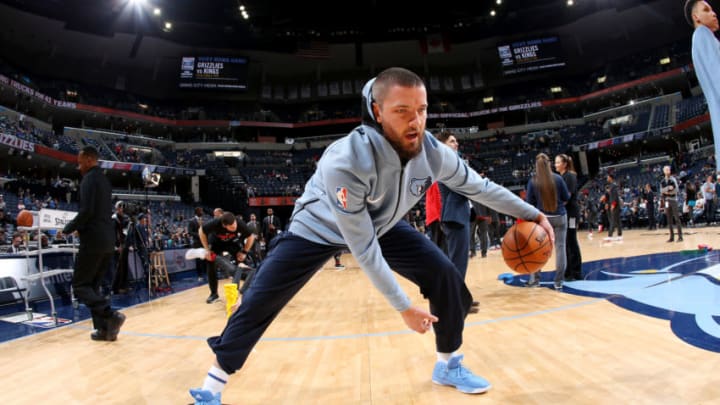 MEMPHIS, TN - MARCH 28: Chandler Parsons #25 of the Memphis Grizzlies warms up prior to the game against the Portland Trail Blazers on March 28, 2018 at FedExForum in Memphis, Tennessee. NOTE TO USER: User expressly acknowledges and agrees that, by downloading and or using this photograph, User is consenting to the terms and conditions of the Getty Images License Agreement. Mandatory Copyright Notice: Copyright 2018 NBAE (Photo by Joe Murphy/NBAE via Getty Images)