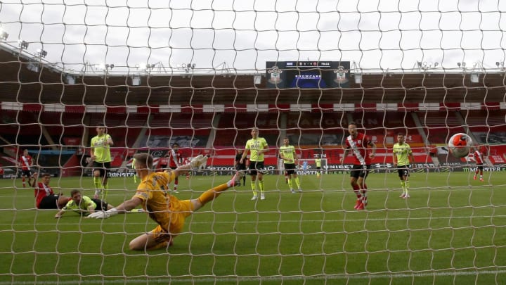 Che Adams of Southampton scores (Photo by Andrew Boyers/Pool via Getty Images)