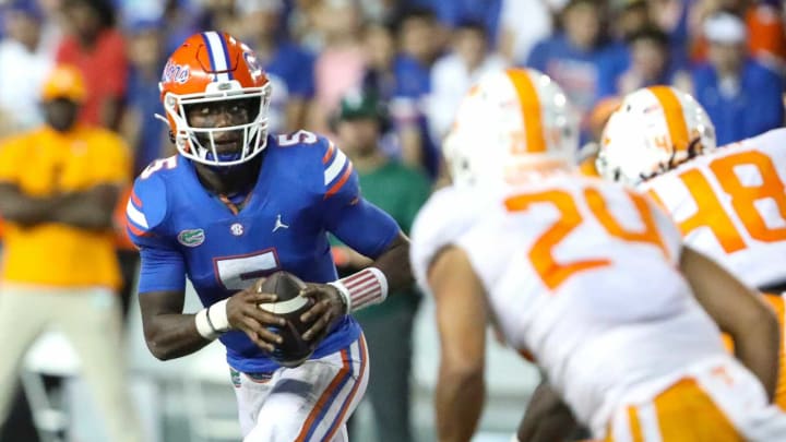 Florida Gators quarterback Emory Jones (5) looks to throw the ball during the football game between the Florida Gators and Tennessee Volunteers, at Ben Hill Griffin Stadium in Gainesville, Fla. Sept. 25, 2021.Flgai 092521 Ufvs Tennesseefb 31