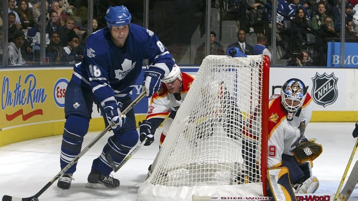 TORONTO – OCTOBER 31:  Eric Lindros #88 of the Toronto Maple Leafs. (Photo By Dave Sandford/Getty Images)