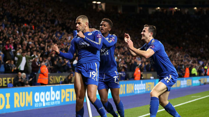 LEICESTER, ENGLAND – SEPTEMBER 19: Islam Slimani of Leicester City celebrates scoring his sides second goal with his temmates during the Carabao Cup Third Round match between Leicester City and Liverpool at The King Power Stadium on September 19, 2017 in Leicester, England. (Photo by Matthew Lewis/Getty Images)