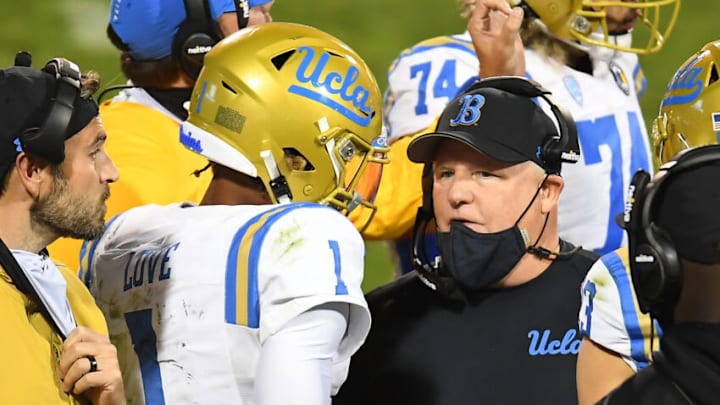 Chip Kelly, Dorian Thompson-Robinson, UCLA Bruins (Mandatory Credit: Ron Chenoy-USA TODAY Sports) Chip Kelly, Dorian Thompson-Robinson, UCLA Bruins (Mandatory Credit: Ron Chenoy-USA TODAY Sports)