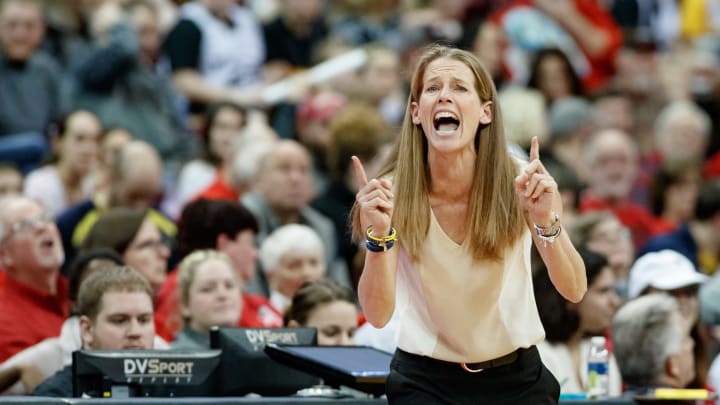 COLUMBUS, OH – JANUARY 16: Michigan Wolverines head coach Kim Barnes Arico reacts in a game between the Ohio State Buckeyes and the Michigan Wolverines on January 16, 2018 at Value City Arena in Columbus, OH. The Wolverines won 84-75. (Photo by Adam Lacy/Icon Sportswire via Getty Images)