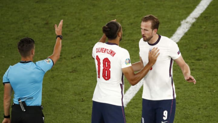 ROME, ITALY - JULY 03: Harry Kane of England interacts with team mate Dominic Calvert-Lewin as he is substituted during the UEFA Euro 2020 Championship Quarter-final match between Ukraine and England at Olimpico Stadium on July 03, 2021 in Rome, Italy. (Photo by Alessandro Garafallo - Pool/Getty Images)