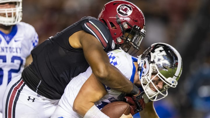 COLUMBIA, SC – SEPTEMBER 28: D.J. Wonnum #8 of the South Carolina Gamecocks sacks Sawyer Smith #12 of the Kentucky Wildcats during the second half of a game at Williams-Brice Stadium on September 28, 2019 in Columbia, South Carolina. (Photo by Carmen Mandato/Getty Images)