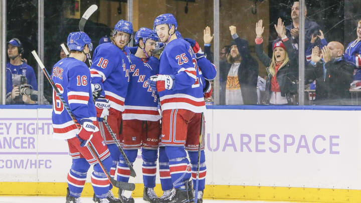NEW YORK, NY – NOVEMBER 26: Rangers fans and players celebrate goal during the Ottawa Senators and New York Rangers NHL game on November 26, 2018, at Madison Square Garden in New York, NY. (Photo by John Crouch/Icon Sportswire via Getty Images)