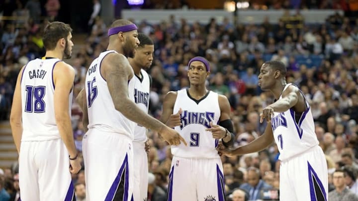 Dec 10, 2015; Sacramento, CA, USA; Sacramento Kings players huddle between plays against the New York Knicks during the fourth quarter at Sleep Train Arena. The Sacramento Kings defeated the New York Knicks 99-97. Mandatory Credit: Kelley L Cox-USA TODAY Sports