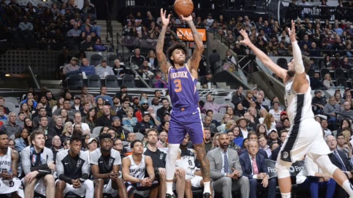 SAN ANTONIO, TX - JANUARY 29: Kelly Oubre Jr. #3 of the Phoenix Suns shoots the ball against the San Antonio Spurs on January 29, 2019 at the AT&T Center in San Antonio, Texas. NOTE TO USER: User expressly acknowledges and agrees that, by downloading and or using this photograph, user is consenting to the terms and conditions of the Getty Images License Agreement. Mandatory Copyright Notice: Copyright 2019 NBAE (Photos by Mark Sobhani/NBAE via Getty Images)