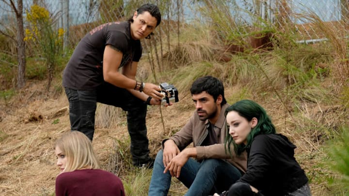THE GIFTED: L-R: Guest star Skyler Samuels, Blair Redford, Sean Teale and Emma Dumont in the "outfoX" episode of THE GIFTED airing Monday, Dec. 4 (9:00-10:00 PM ET/PT) on FOX. ©2017 Fox Broadcasting Co. Cr: Eliza Morse/FOX THE GIFTED: L-R: Guest star Skyler Samuels, Blair Redford, Sean Teale and Emma Dumont in the "outfoX" episode of THE GIFTED airing Monday, Dec. 4 (9:00-10:00 PM ET/PT) on FOX. ©2017 Fox Broadcasting Co. Cr: Eliza Morse/FOX