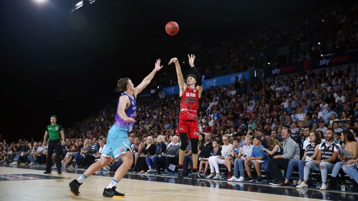 AUCKLAND, NEW ZEALAND – NOVEMBER 30: LaMelo Ball of the Hawks takes a three pointer during the round 9 NBL match. (Photo by Anthony Au-Yeung/Getty Images)