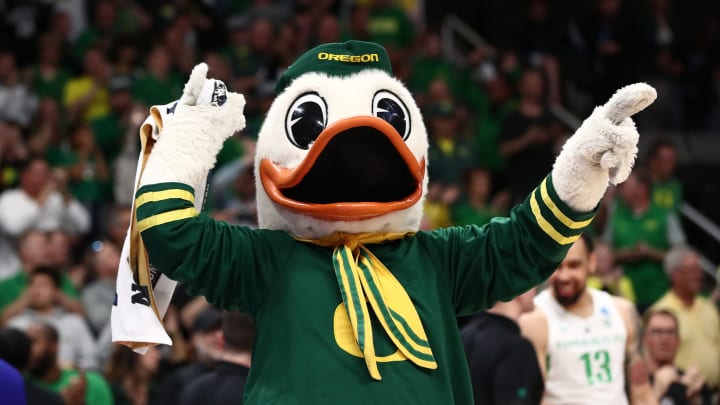 SAN JOSE, CALIFORNIA – MARCH 24: The Oregon Ducks mascot celebrates. (Photo by Ezra Shaw/Getty Images)