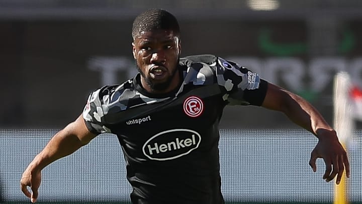 Kevin Danso va rejoindre Lens pour 5 ans. Kevin Danso va rejoindre Lens pour 5 ans.