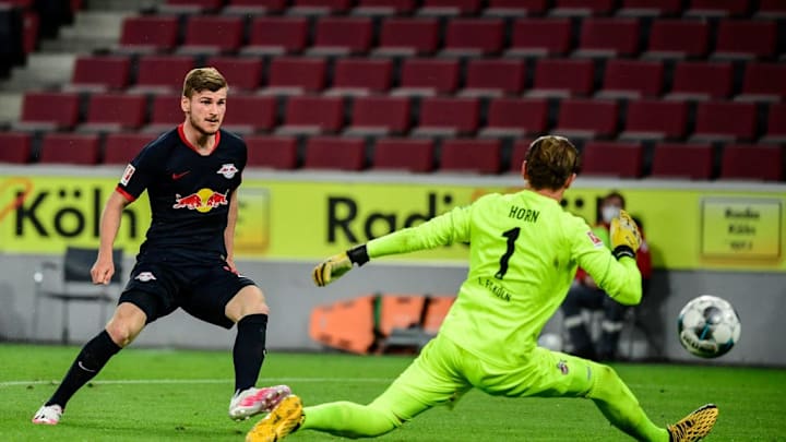 Werner definiendo ante el portero
