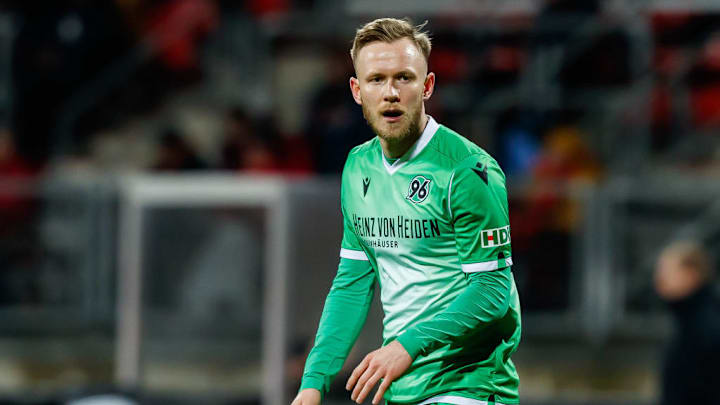 Cedric Teuchert wird wohl vorerst nach Gelsenkirchen zurückkehren - dann wird vermutlich ein anderer Abnehmer gesucht