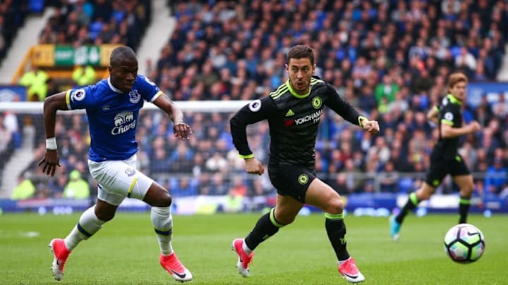 LIVERPOOL, ENGLAND - APRIL 30: Eden Hazard of Chelsea and Idrissa Gueye of Everton during the Premier League match between Everton and Chelsea at Goodison Park on April 30, 2017 in Liverpool, England. (Photo by Robbie Jay Barratt - AMA/Getty Images)