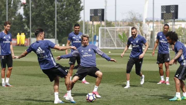 MADRID, SPAIN – MAY 16: The players of Real Madrid warm up during a training session at Valdebebas training ground on May 16, 2017 in Madrid, Spain. (Photo by Helios de la Rubia/Real Madrid via Getty Images)