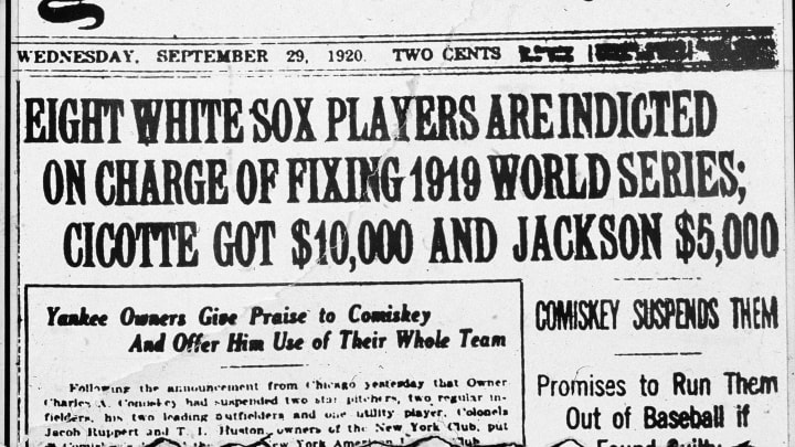 Black Sox scandal players are indicted 